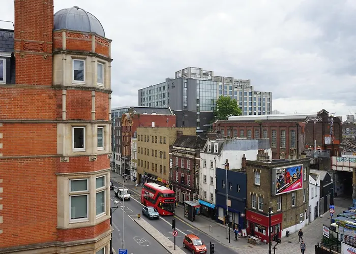 The Walrus Bar And Hostel London